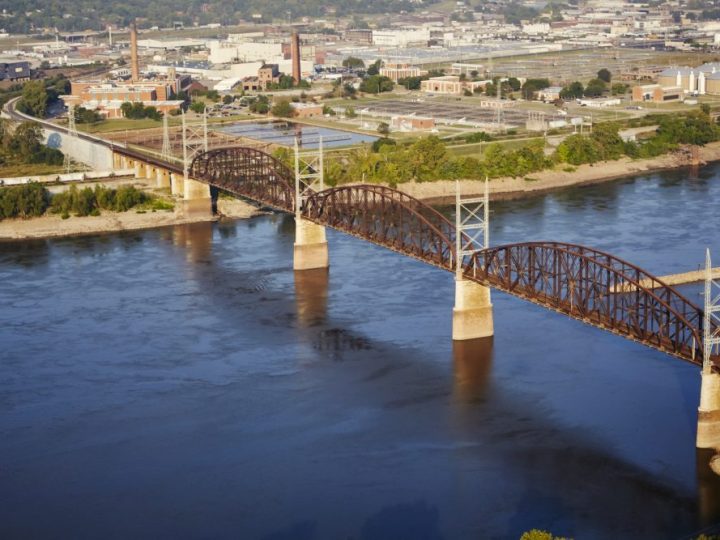 Crews continue Merchants Bridge rehab