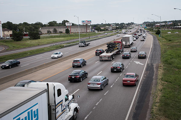 Truckers are getting free food through Illinois program to thank them