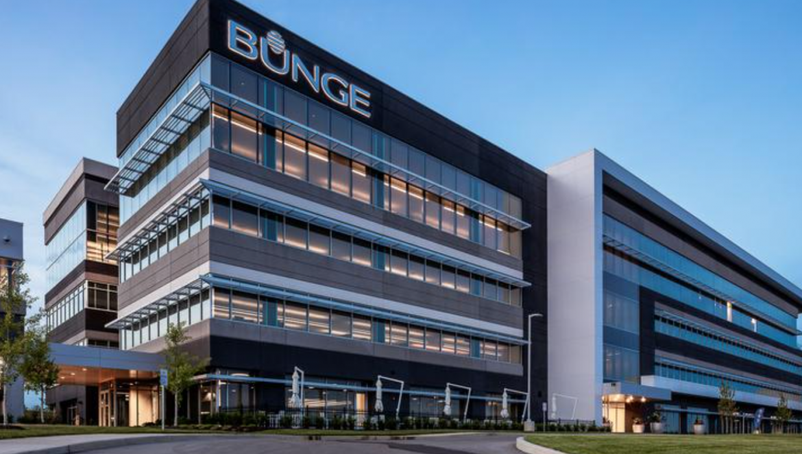 Image of the outside of Bunge Headquarter building, with the Bunge logo showing on the building