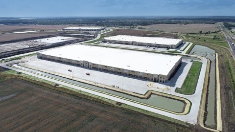 image of Lakeside Logistics Center in St. Peters, Mo.